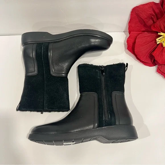 Unstructured By Clark’s Black Faux Fur Winter Boots - New Without Box - Reemoly - Picture 4 of 15